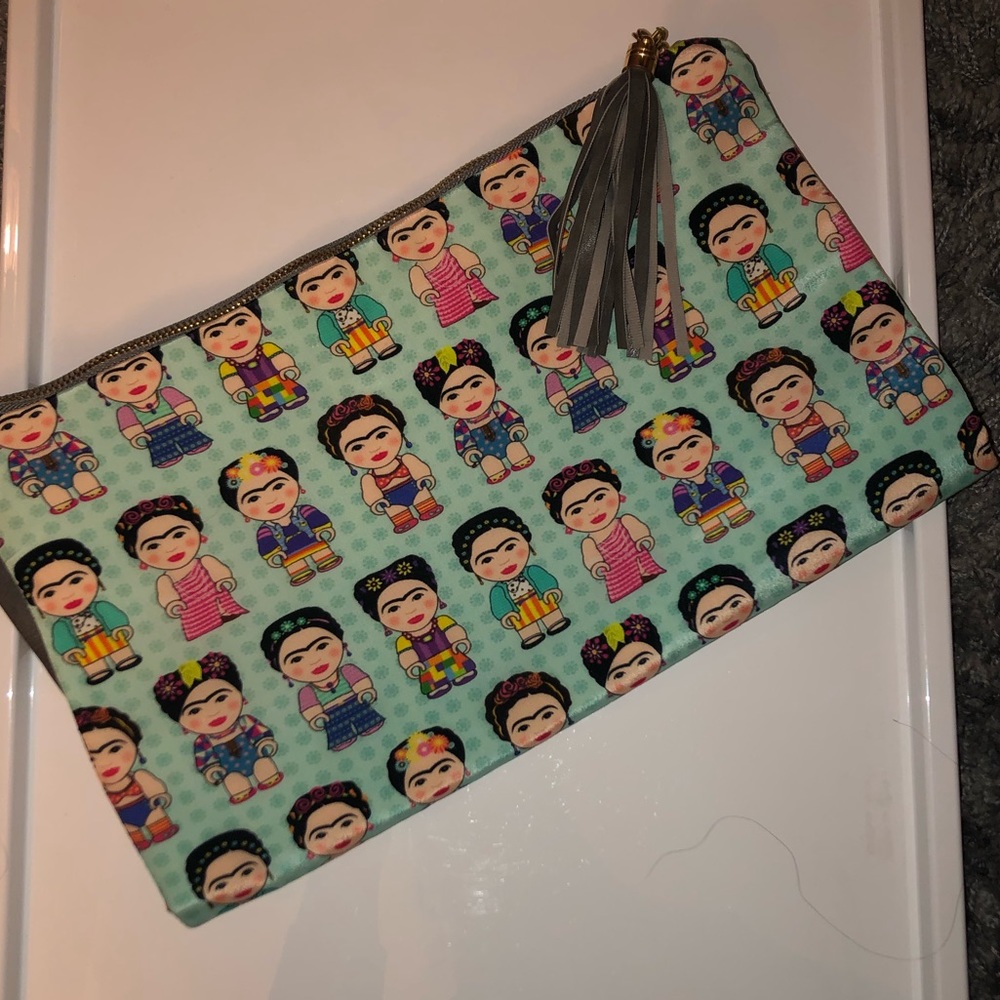 BNWOT QUIRKBOX Geisha Oversized Clutch